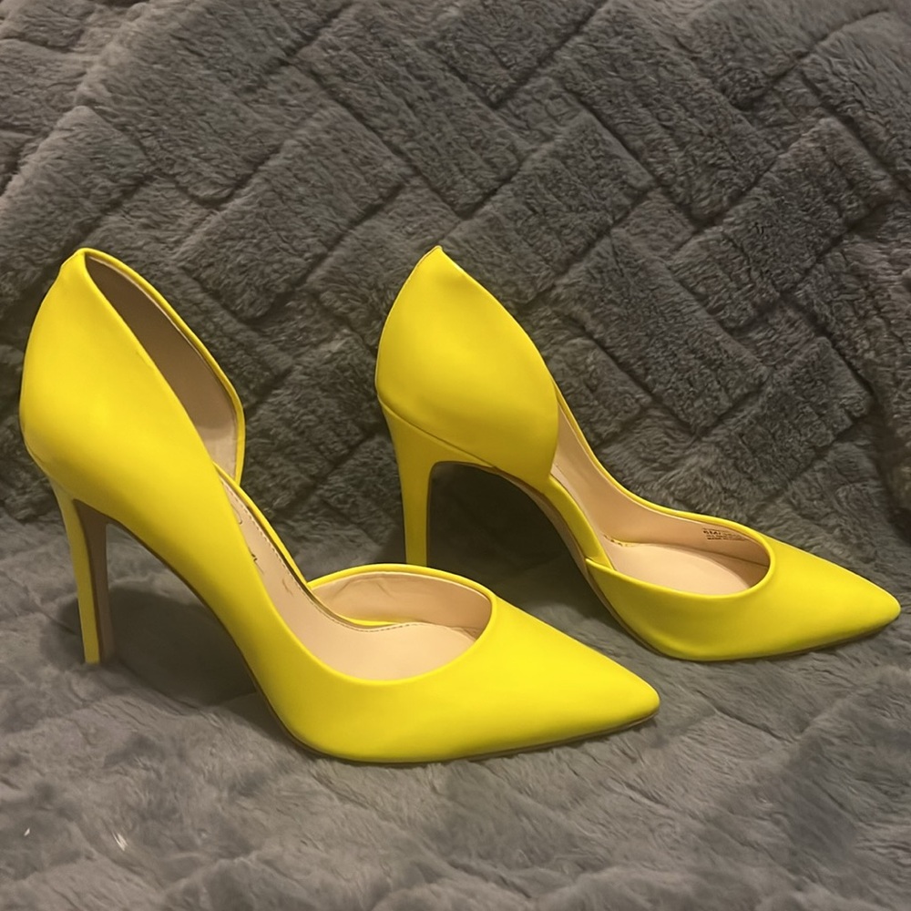 Jessica Simpson yellow heels